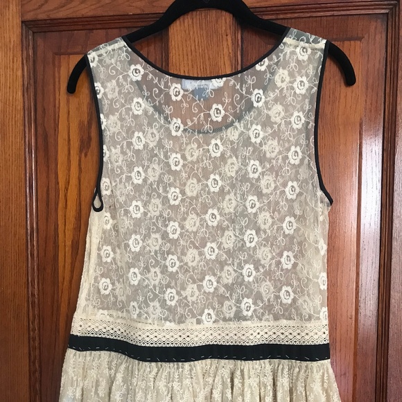 Lace Blouse - Picture 3 of 4